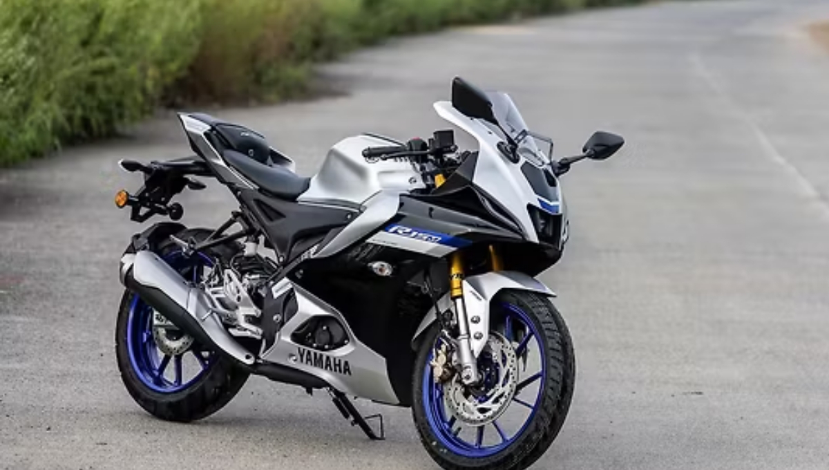 Yamaha R15 V4