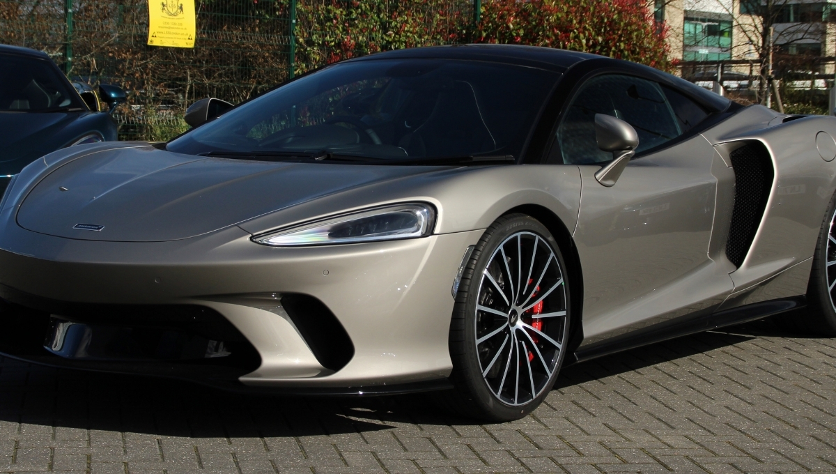 McLaren GT