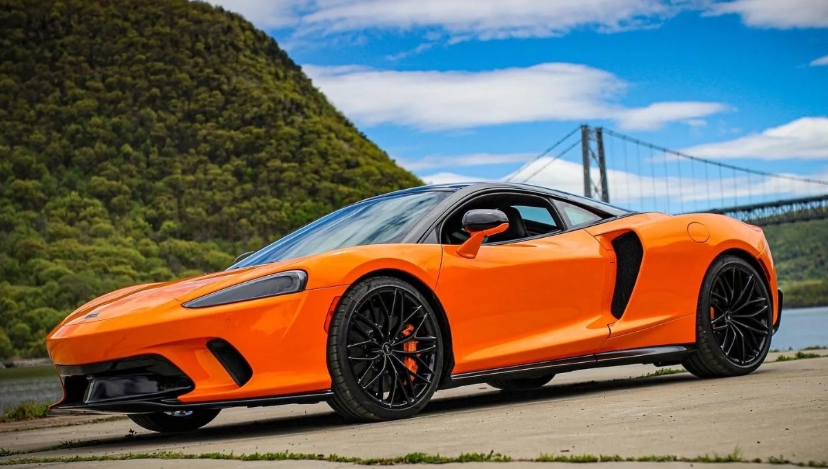 McLaren GT