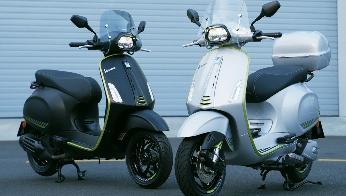 Vespa 125 Scooter