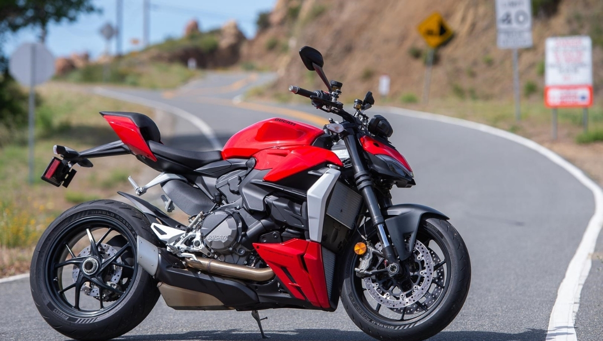 Ducati Streetfighter V2