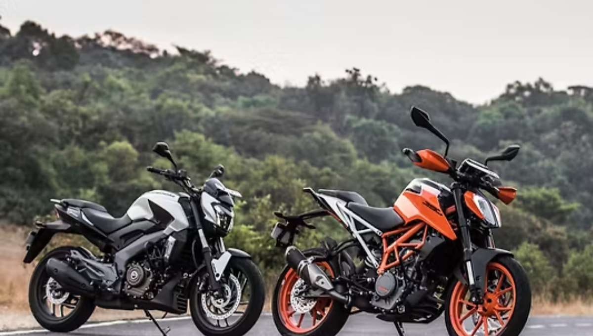 KTM Duke 390 vs Bajaj Dominar 400
