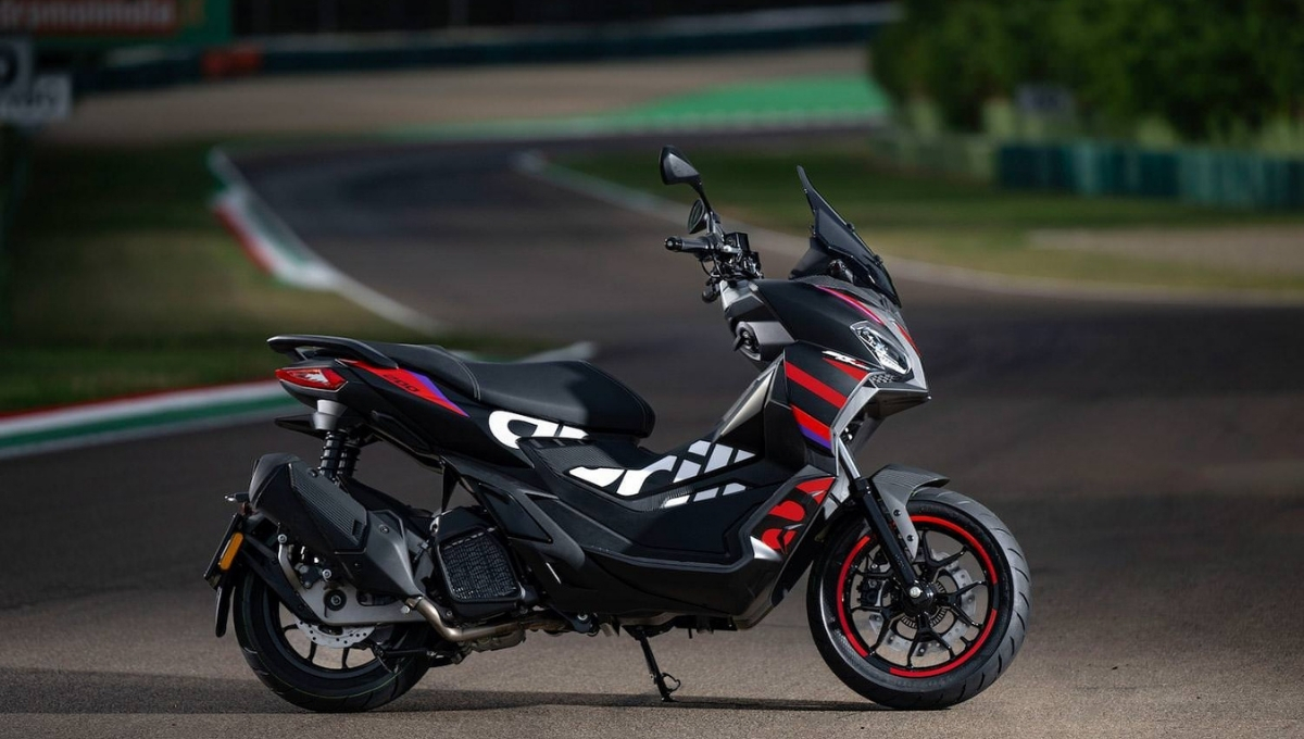 Aprilia SR GT Replica