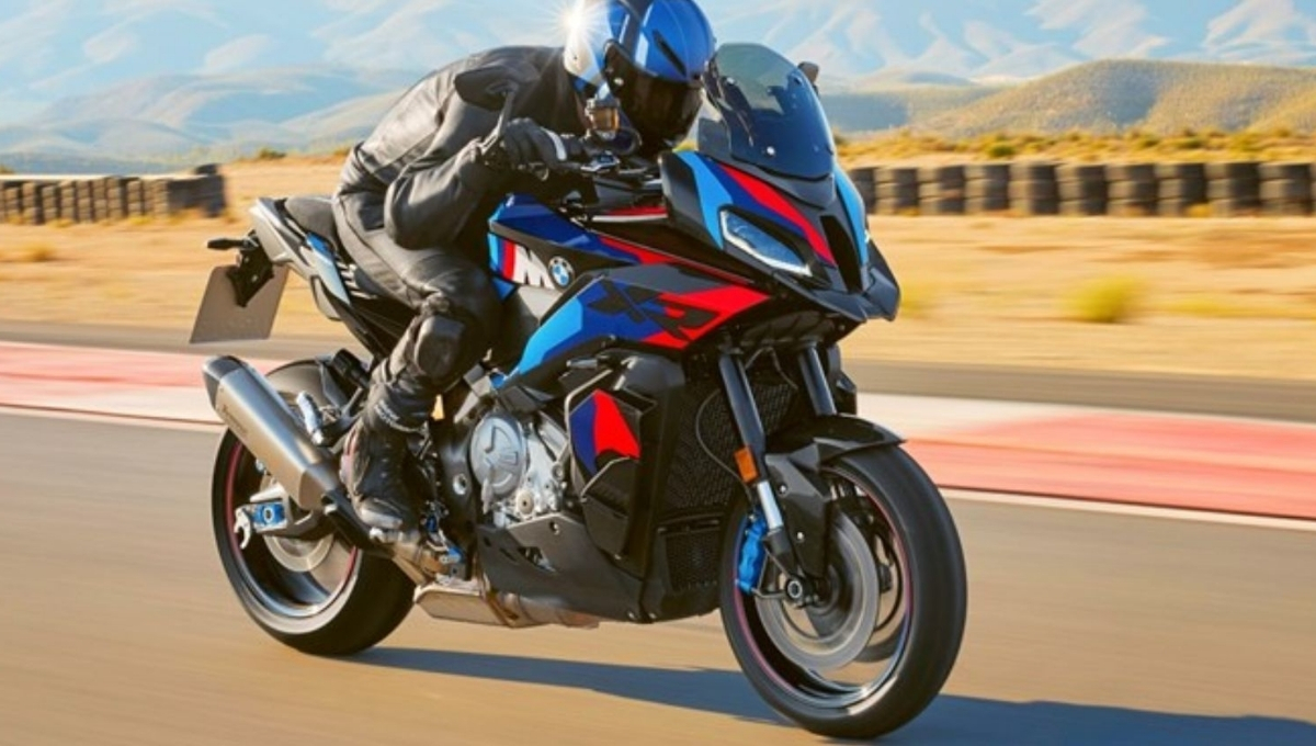 BMW M 1000 XR