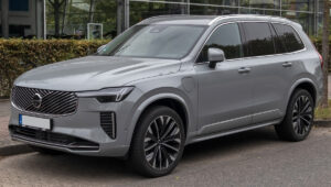 Volvo XC90 2025 Review: Luxury 3-Row SUV with Advanced Safety and Comfort