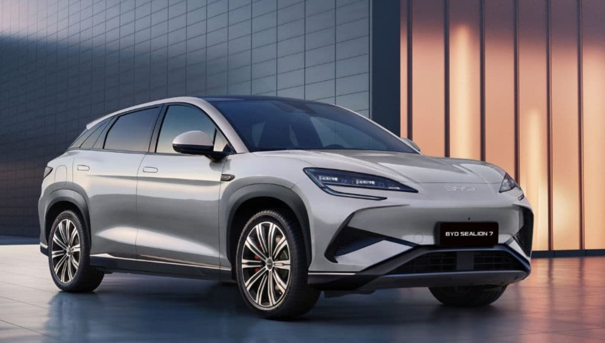 BYD Sealion 7 Review: Luxury Electric Car, 523bhp AWD, 82.5kWh Battery, Advanced Features