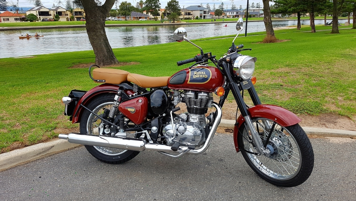Royal Enfield Classic 350: Price, Variants, Features and Specifications in India 2025
