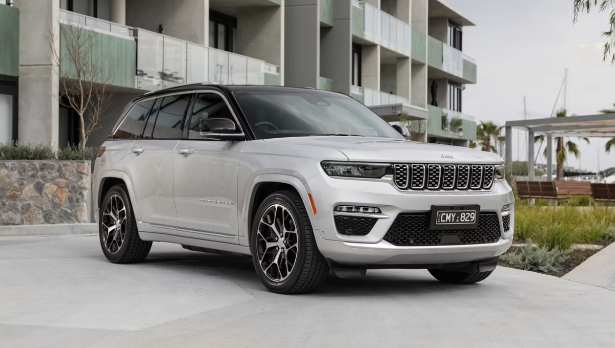 Jeep Grand Cherokee: Ultimate Luxury SUV Offering Powerful Performance