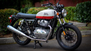 Royal Enfield Interceptor 650 2025 Review: Comfort, Power and Iconic Cruiser Experience