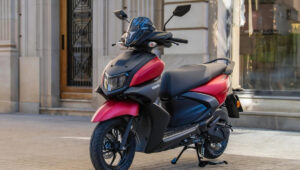 Yamaha Ray ZR 125 ₹75,326 Review: 125cc Engine, CBS Brakes, Sporty Stylish Scooter