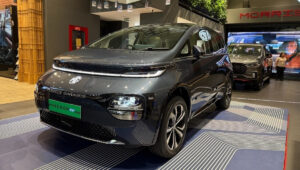 MG Windsor EV 2025: 449km Range, 52.9kWh Battery, Fast Charging, Luxury Features